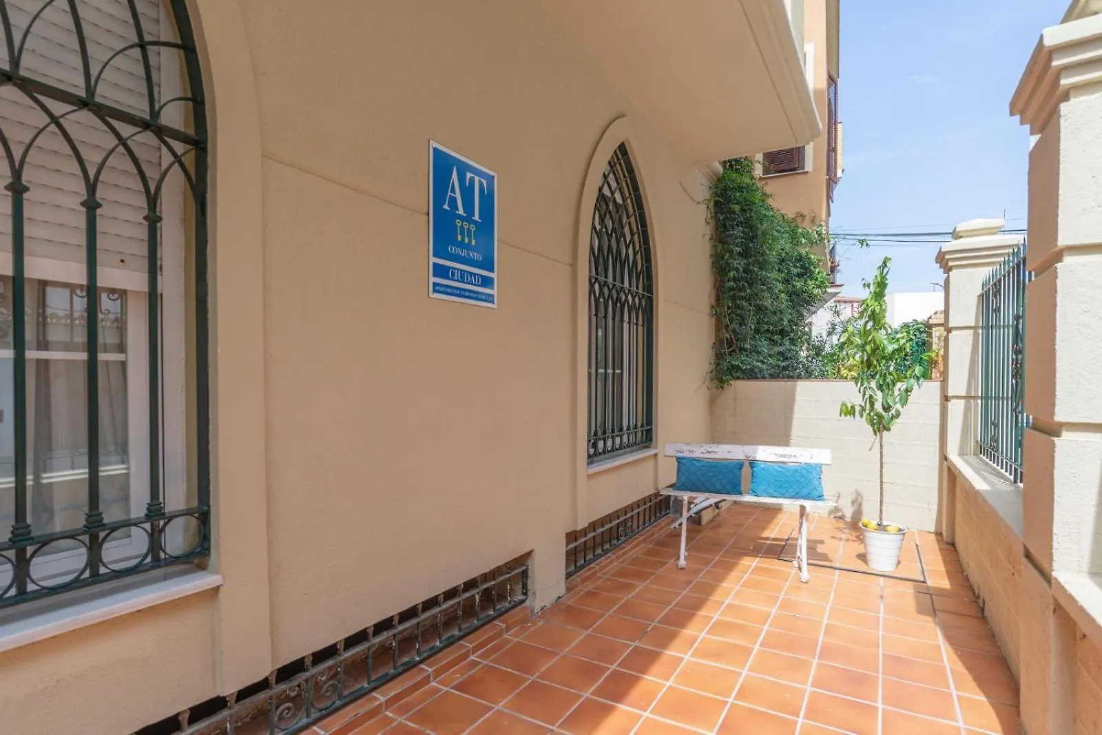 Apartament New Gr0-Flat With Private Backyard In Malaga Center Hiszpania