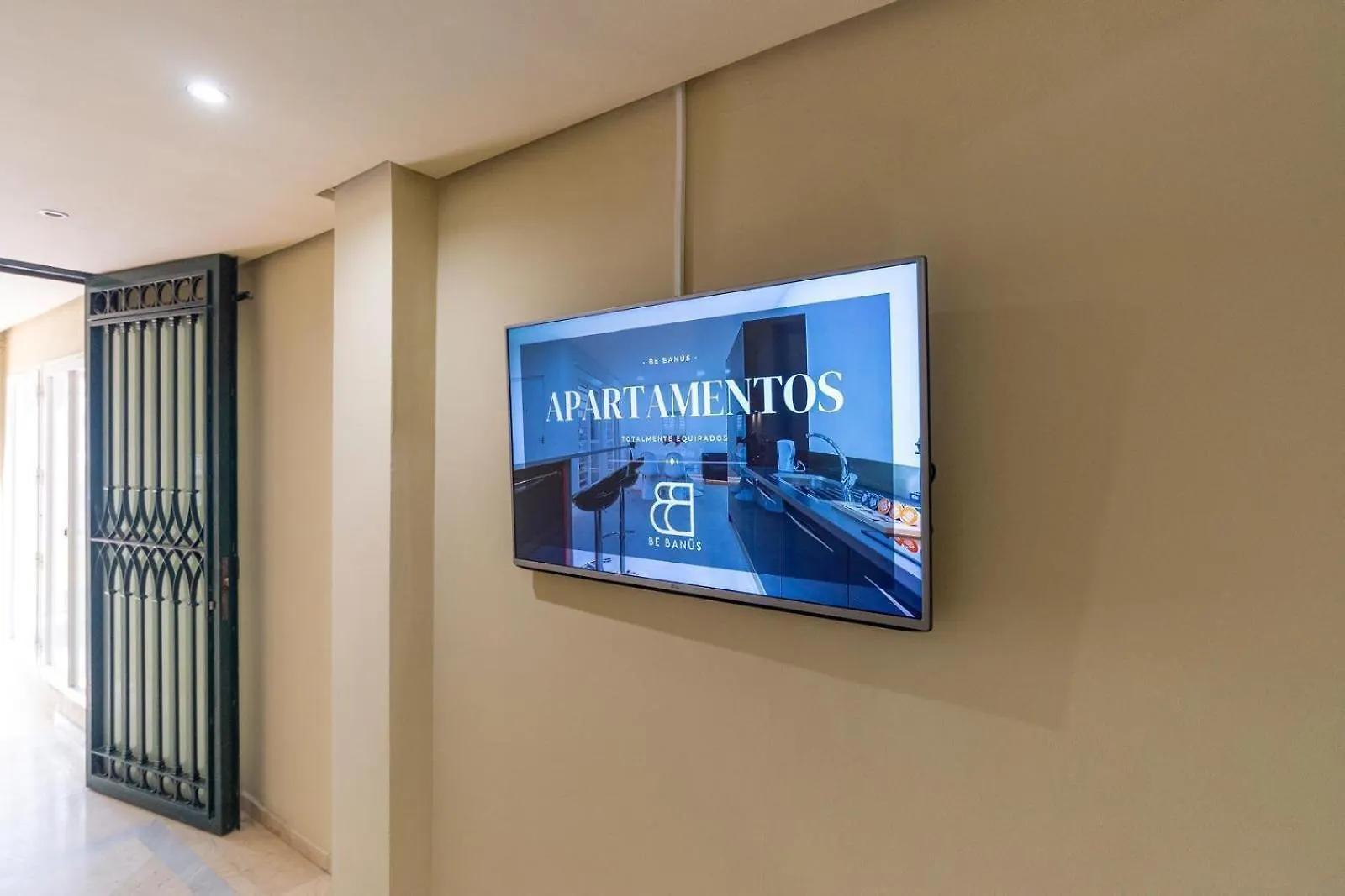 New Gr0-Flat With Private Backyard In Malaga Center Apartment