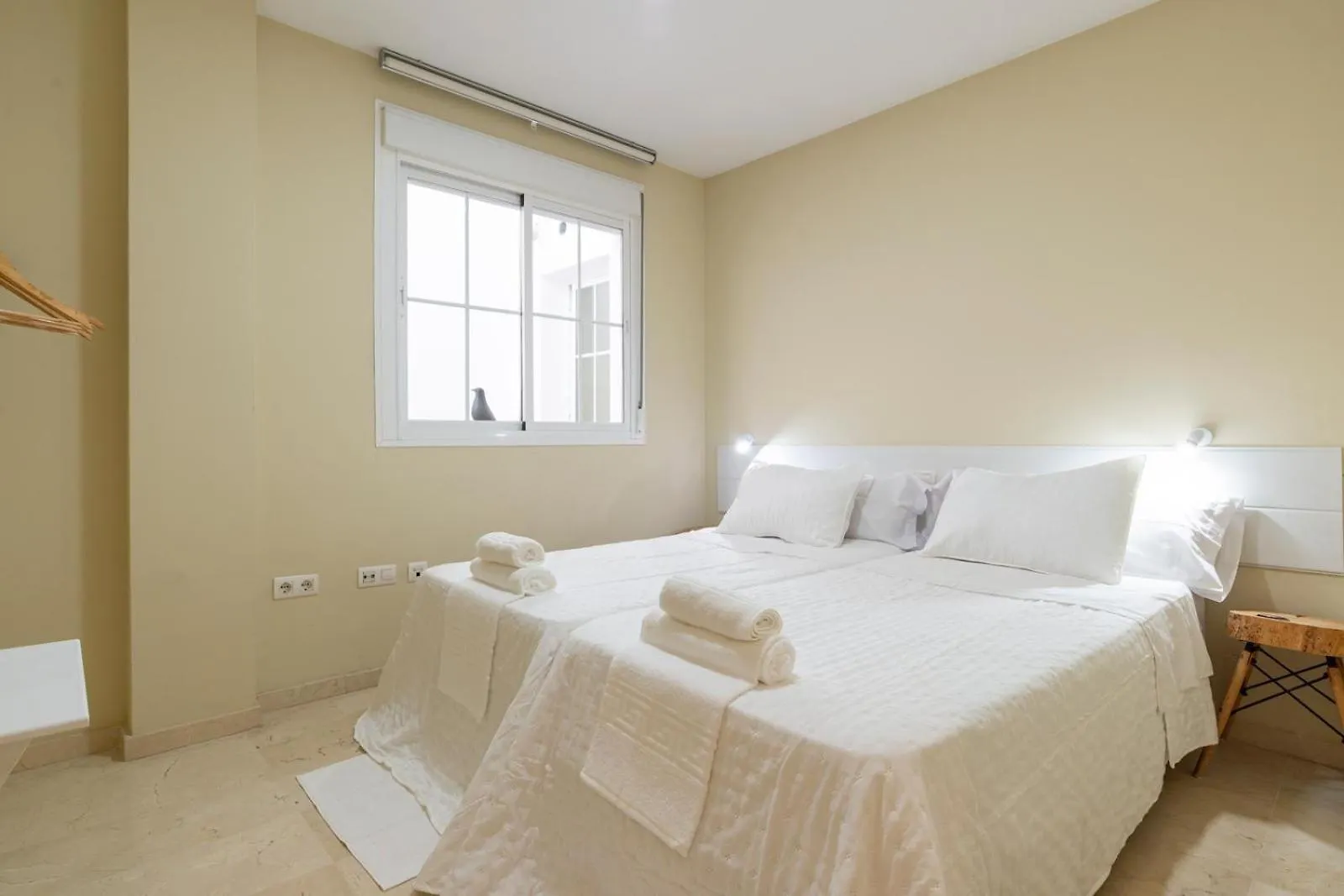 New Gr0-Flat With Private Backyard In Malaga Center Apartment