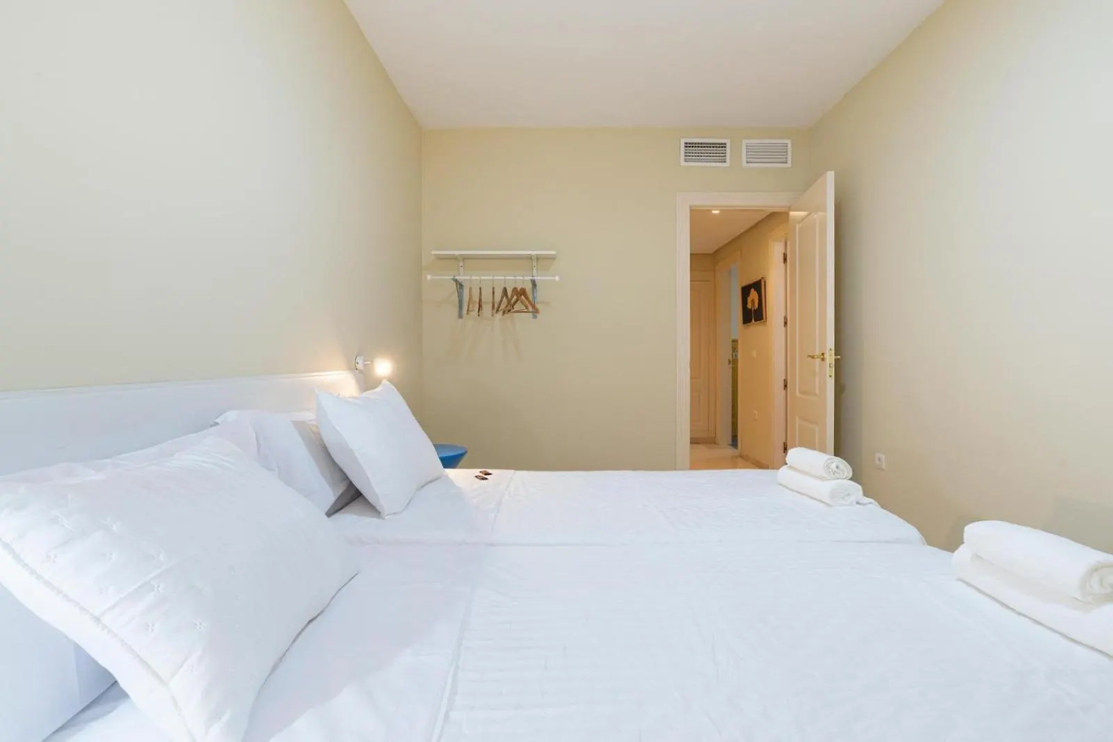 New Gr0-Flat With Private Backyard In Malaga Center Apartment