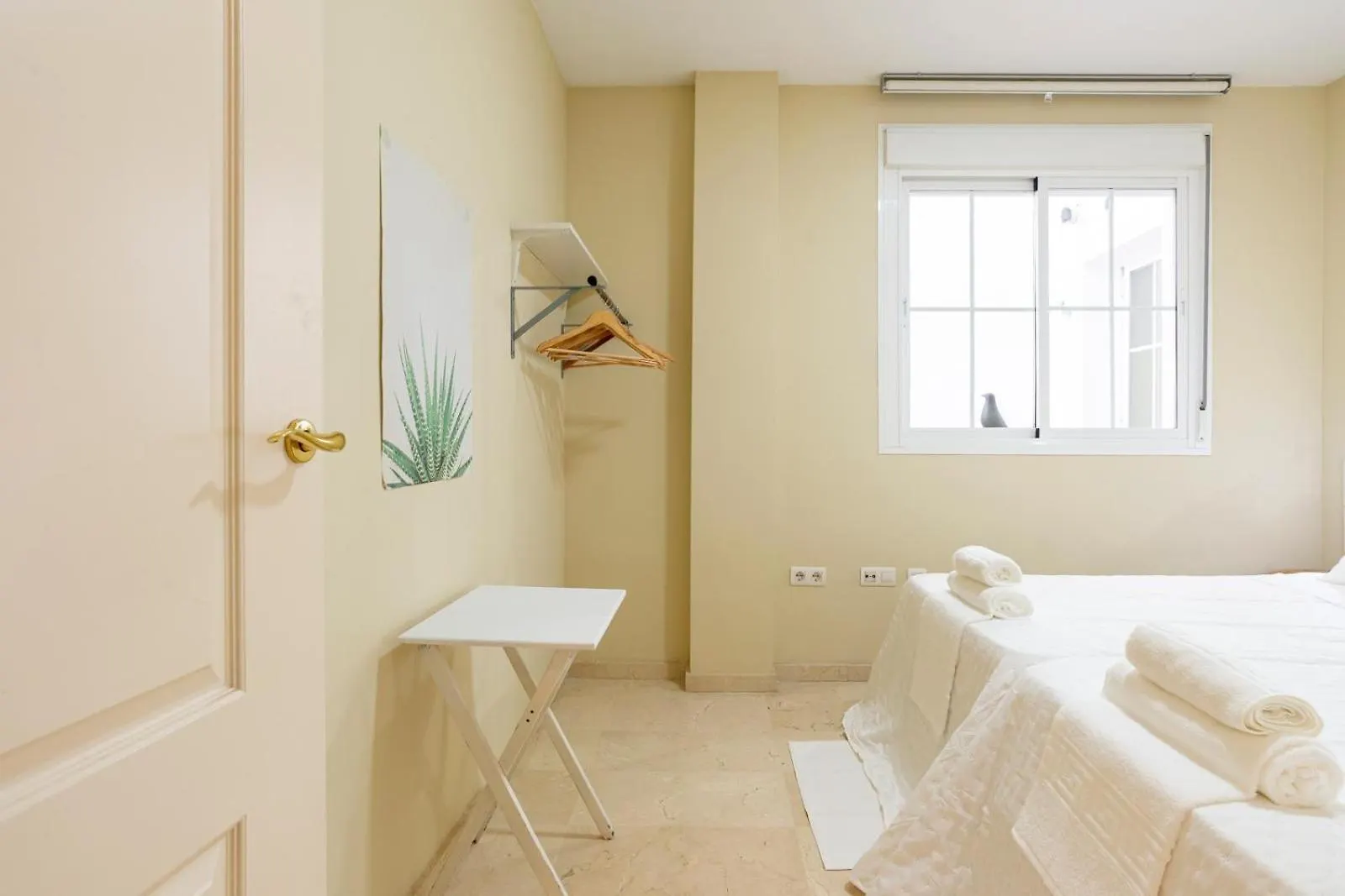 New Gr0-Flat With Private Backyard In Malaga Center Apartment